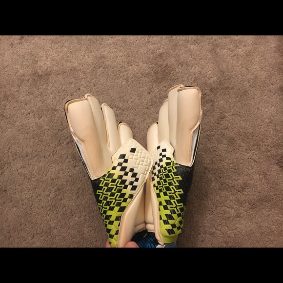 Adidas Predator Goalkeeper Gloves Size 11 - Picture 3 of 5